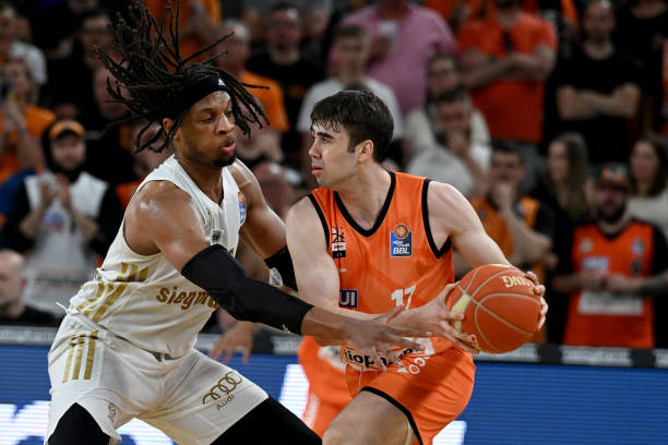 这不仅是她 这不仅是她