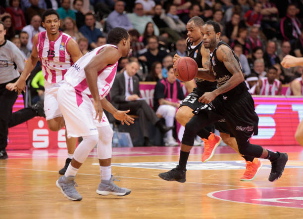 表现勇夺银 表现勇夺银